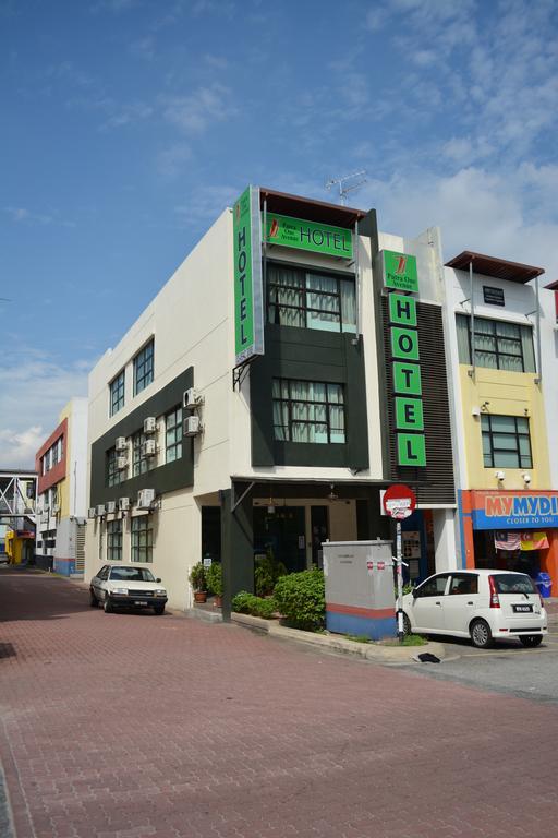 Putra One Avenue Hotel Сері-Кембанган Екстер'єр фото